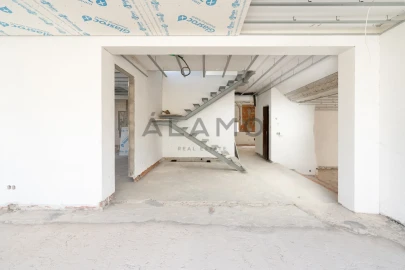 Moradia T5 para Venda em Almancil