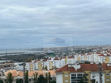 Apartamento T3 para Venda em Póvoa de Santa Iria e Forte da Casa