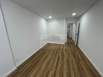 Apartamento T3 para Venda em Póvoa de Santa Iria e Forte da Casa