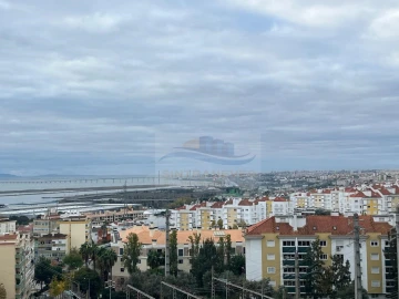 Apartamento T3 para Venda em Póvoa de Santa Iria e Forte da Casa