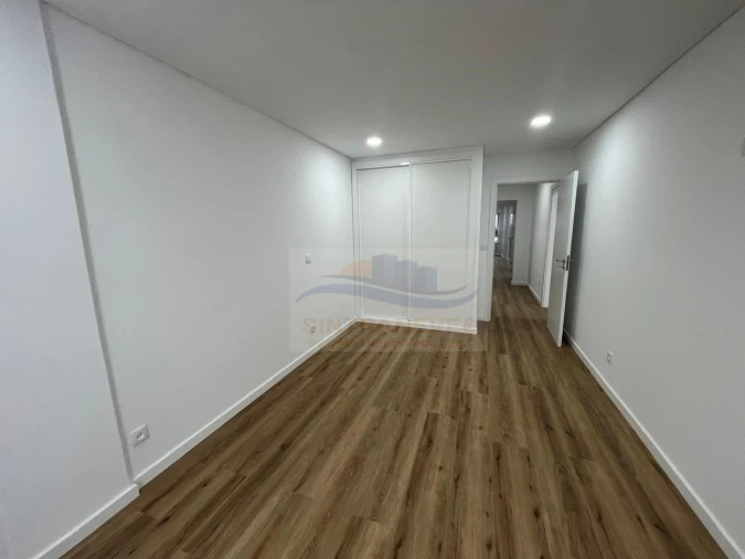 Apartamento T3 para Venda em Póvoa de Santa Iria e Forte da Casa Foto 20