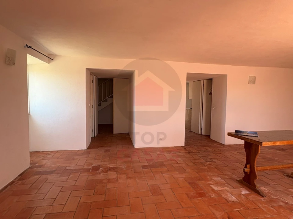 Moradia T4 para Venda em Santa Maria, São Pedro e Sobral da Lagoa Foto 6