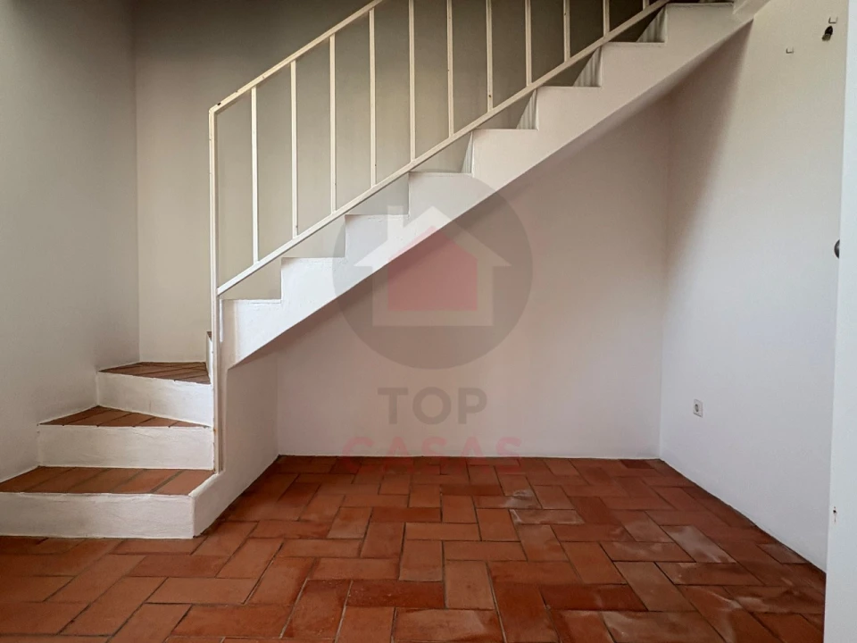 Moradia T4 para Venda em Santa Maria, São Pedro e Sobral da Lagoa Foto 10