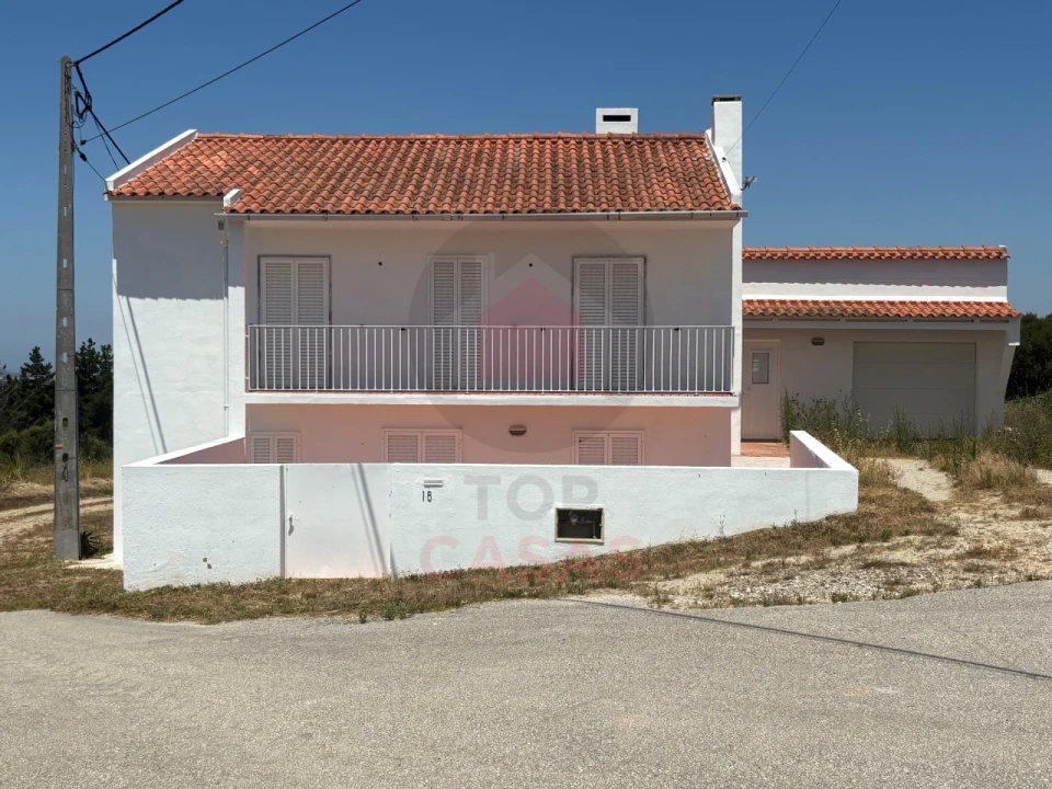 Moradia T4 para Venda em Santa Maria, São Pedro e Sobral da Lagoa Foto 2