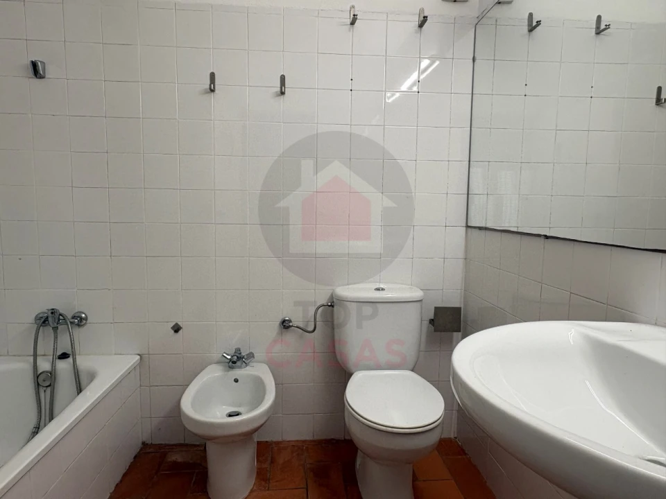 Moradia T4 para Venda em Santa Maria, São Pedro e Sobral da Lagoa Foto 25