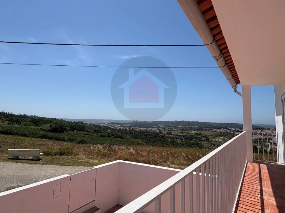 Moradia T4 para Venda em Santa Maria, São Pedro e Sobral da Lagoa Foto 29