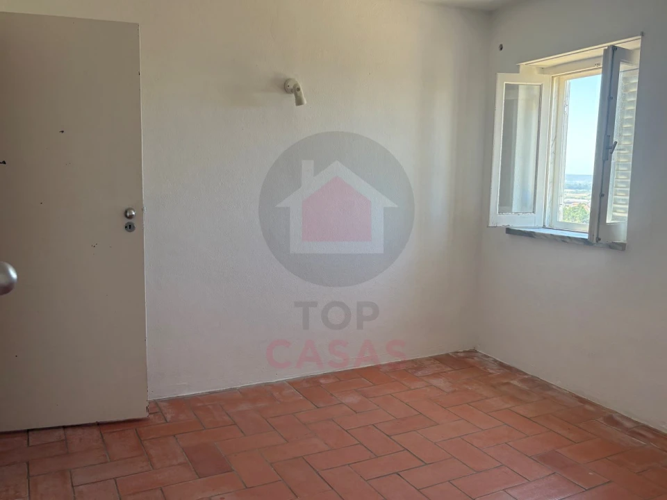 Moradia T4 para Venda em Santa Maria, São Pedro e Sobral da Lagoa Foto 30