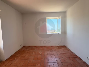 Moradia T4 para Venda em Santa Maria, São Pedro e Sobral da Lagoa