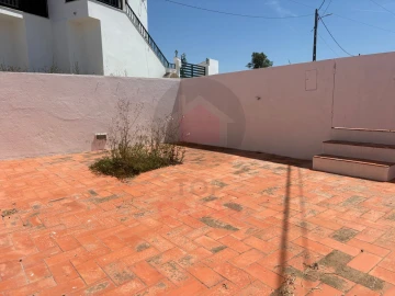 Moradia T4 para Venda em Santa Maria, São Pedro e Sobral da Lagoa