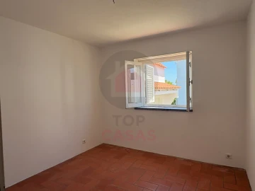 Moradia T4 para Venda em Santa Maria, São Pedro e Sobral da Lagoa