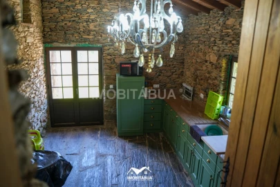 Moradia T4 para Venda em Mouronho