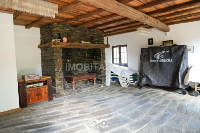 Moradia T4 para Venda em Mouronho