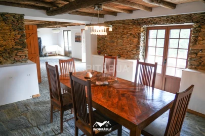 Moradia T4 para Venda em Mouronho