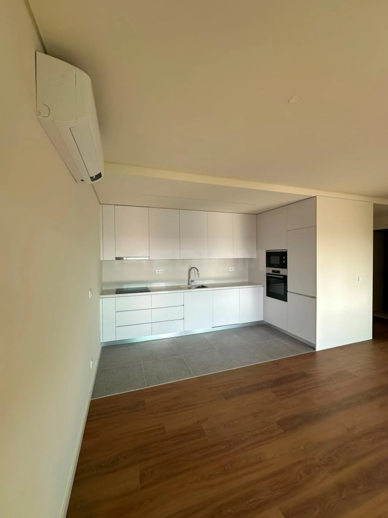 Apartamento T1 para Venda em Cidade da Maia Foto 5