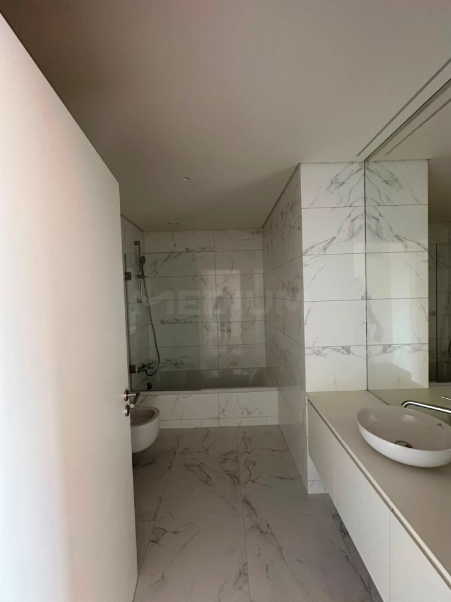 Apartamento T1 para Venda em Cidade da Maia Foto 8