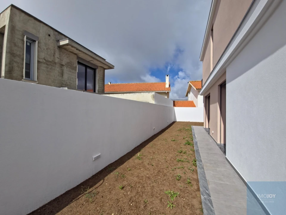 Moradia T4 para Venda em São Domingos de Rana Foto 45