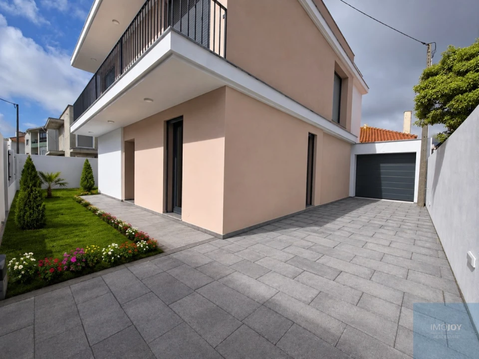 Moradia T4 para Venda em São Domingos de Rana Foto 1