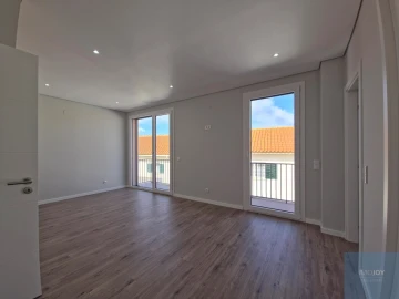 Moradia T4 para Venda em São Domingos de Rana