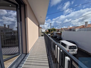 Moradia T4 para Venda em São Domingos de Rana