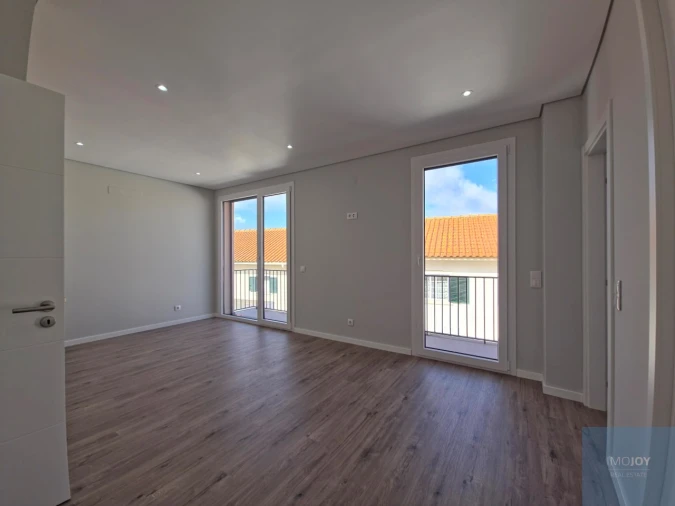 Moradia T4 para Venda em São Domingos de Rana Foto 18
