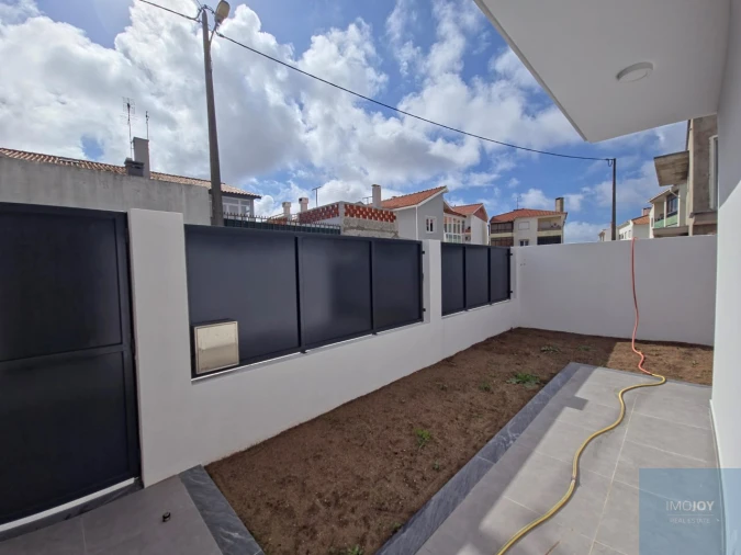 Moradia T4 para Venda em São Domingos de Rana Foto 39