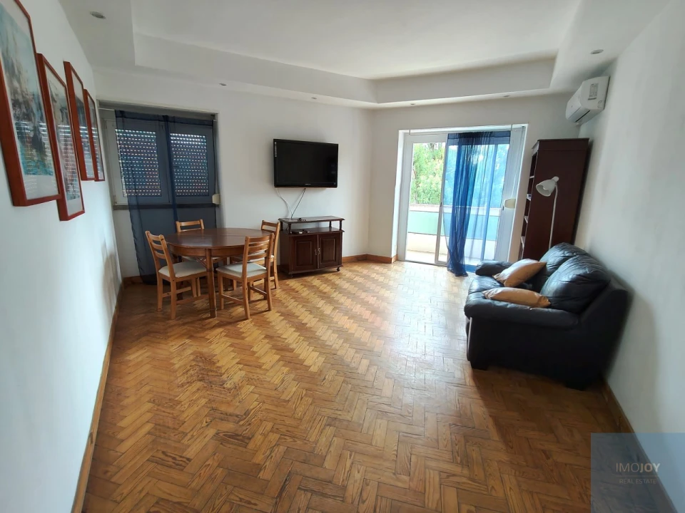 Apartamento T2 para Venda em Alvalade Foto 1