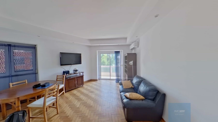 Apartamento T2 para Venda em Alvalade Foto 2