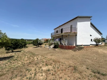Moradia T3 para Venda em Madalena e Beselga