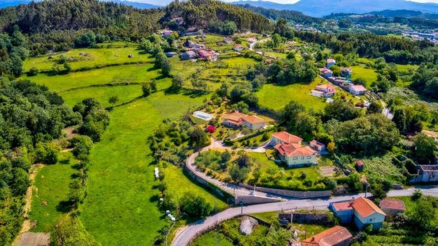 Moradia T3 para Venda em Serzedelo Foto 28