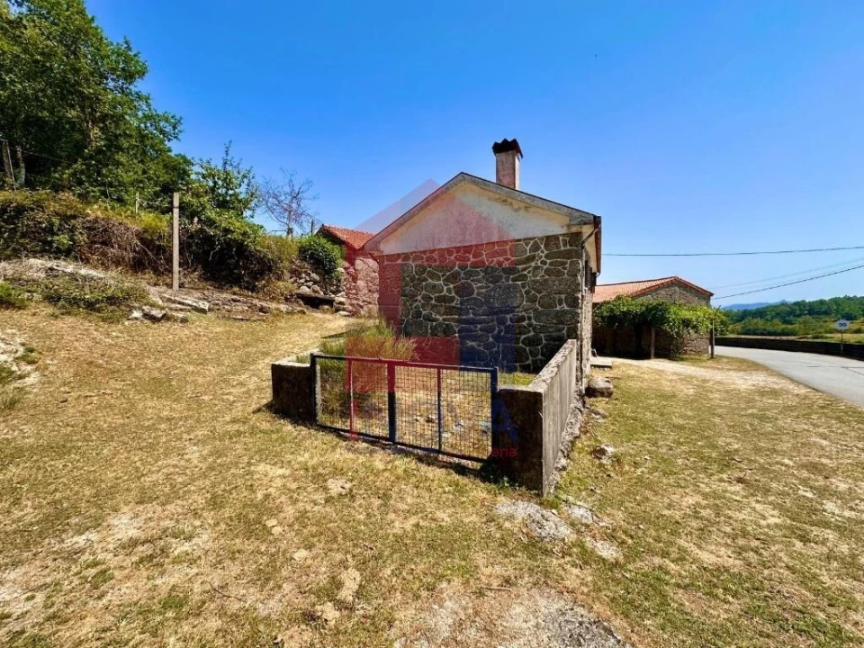Moradia T2 para Venda em Chorense e Monte Foto 16