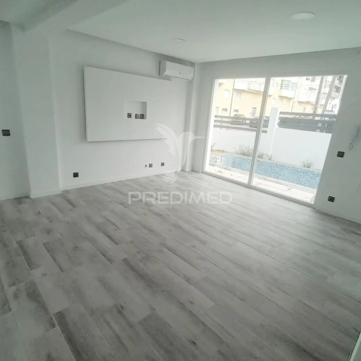 Moradia T3 para Venda em Fernao Ferro Foto 11