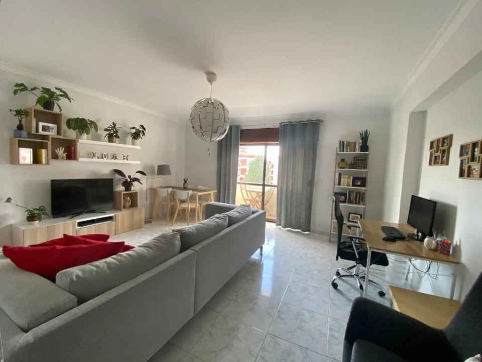 Apartamento T1 para Venda em Algueirão-Mem Martins Foto 3