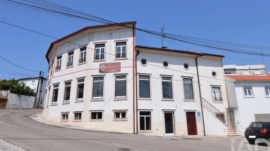 Loja para Venda em São Miguel, Santa Eufémia e Rabaçal