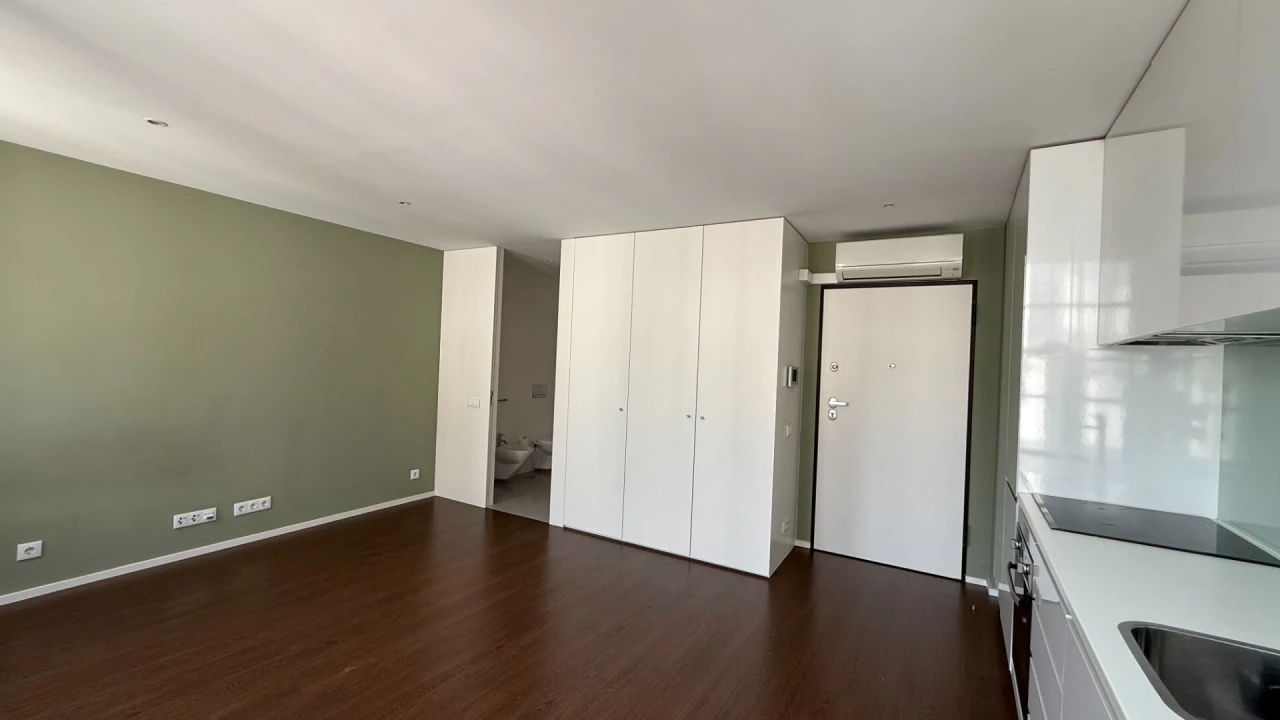 Apartamento para Venda em Oliveira, São Paio e São Sebastião Foto 4