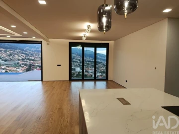 Moradia T3 para Venda em Santo Antonio