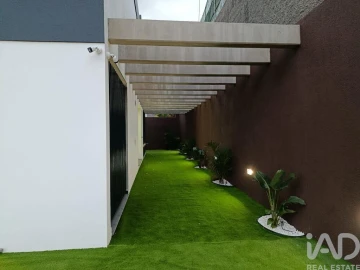 Moradia T3 para Venda em Santo Antonio