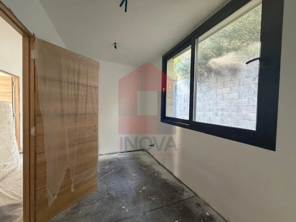 Moradia T4 para Venda em Pico de Regalados, Gondiães e Mós Foto 13