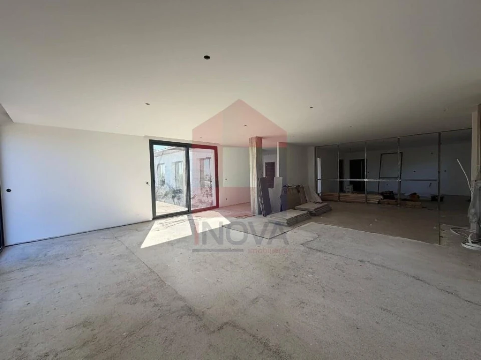 Moradia T4 para Venda em Pico de Regalados, Gondiães e Mós Foto 4
