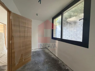 Moradia T4 para Venda em Pico de Regalados, Gondiães e Mós