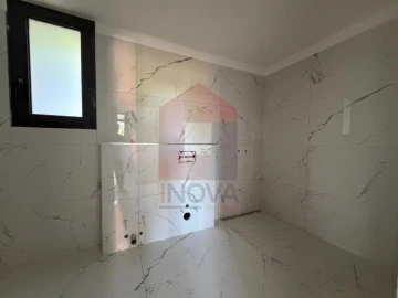 Moradia T4 para Venda em Pico de Regalados, Gondiães e Mós