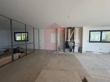 Moradia T4 para Venda em Pico de Regalados, Gondiães e Mós