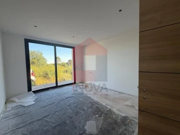 Moradia T4 para Venda em Pico de Regalados, Gondiães e Mós