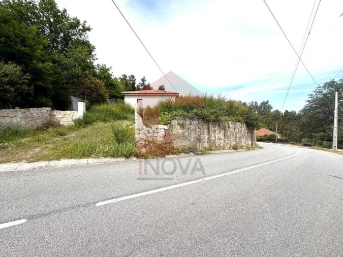 Moradia T4 para Venda em Pico de Regalados, Gondiães e Mós Foto 28