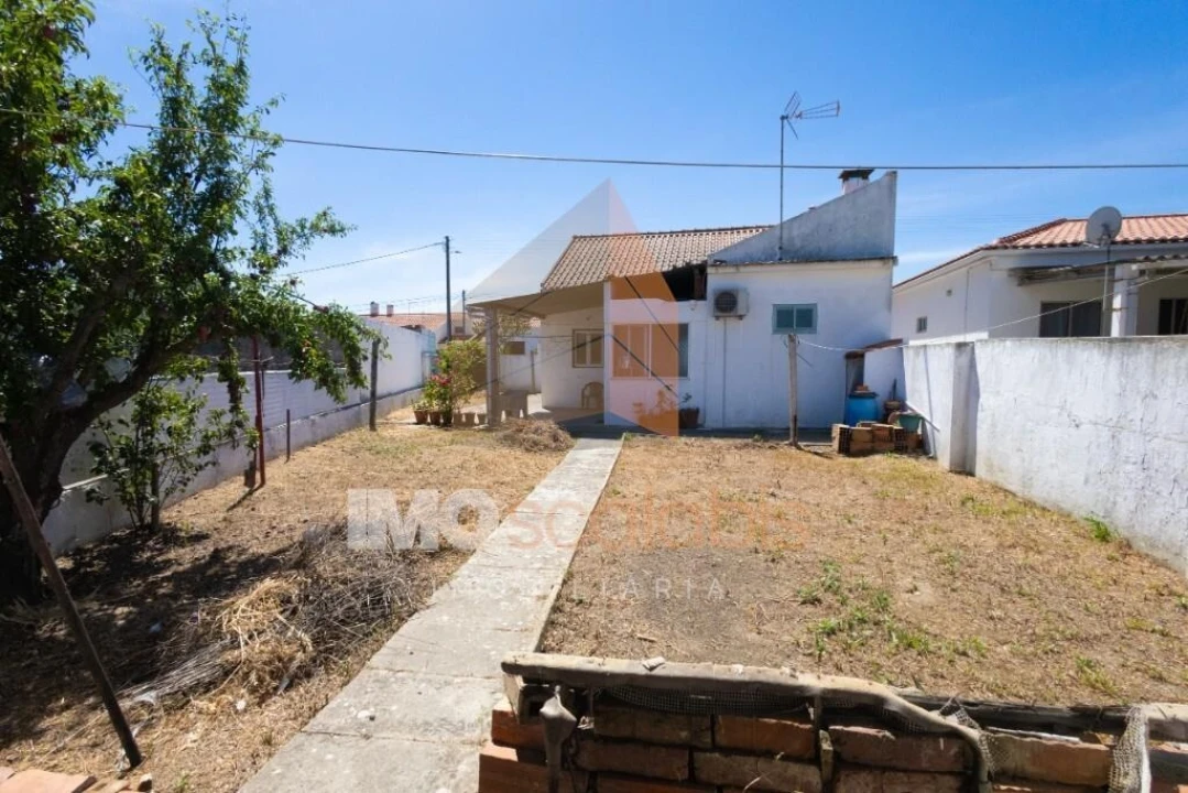 Moradia T2 para Venda em Alpiarça Foto 4