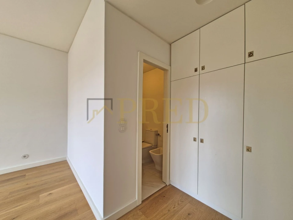 Apartamento T3 para Arrendamento em Ramalde Foto 24