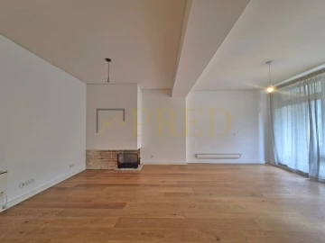 Apartamento T3 para Arrendamento em Ramalde