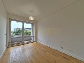 Apartamento T3 para Arrendamento em Ramalde