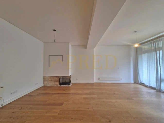 Apartamento T3 para Arrendamento em Ramalde Foto 2