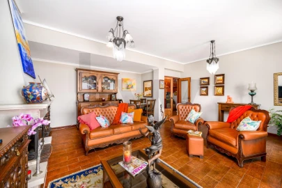 Apartamento T4 para Venda em Requeixo, Nossa Senhora de Fátima e Nariz