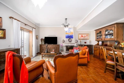 Apartamento T4 para Venda em Requeixo, Nossa Senhora de Fátima e Nariz